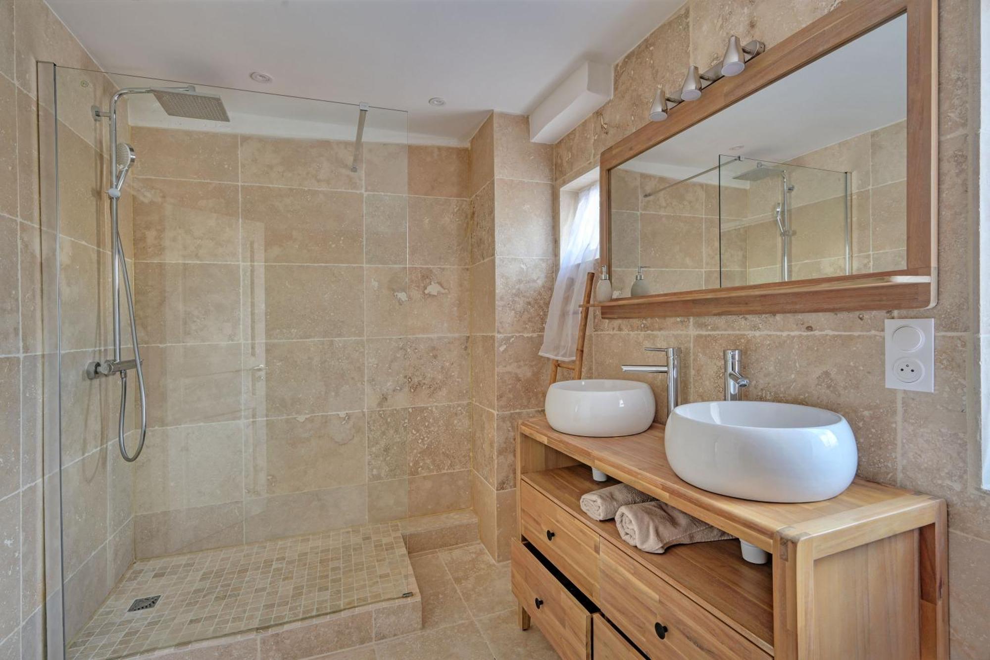 Appartement Oasis Provencale - Clim - Wifi - Parking Gratuit A 200m